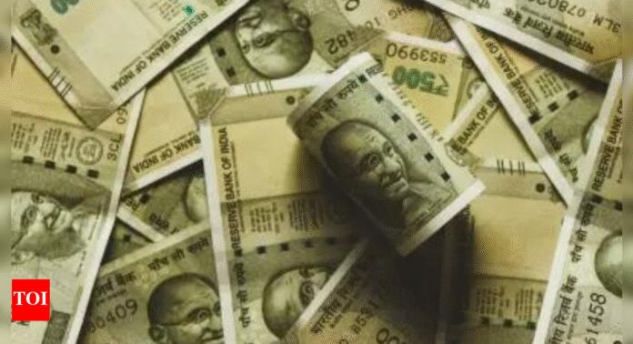 Currency-watch-Rupee-ends-12-paise-lower-at-8652-as.jpg