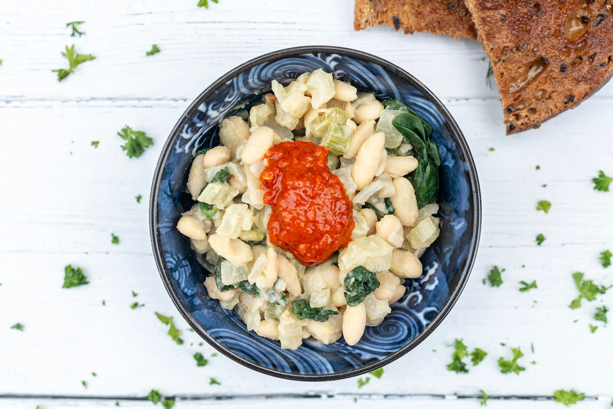 Creamy cannellini beans meet fennel sweetness and a hit of heat – weeknight food with restaurant energy